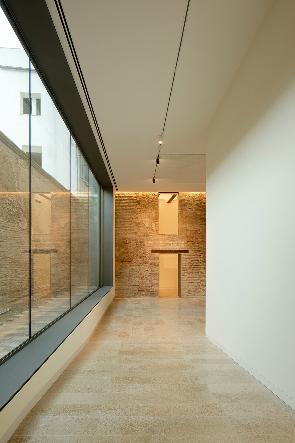 the hortensia herrero art centre by erre arquitectura