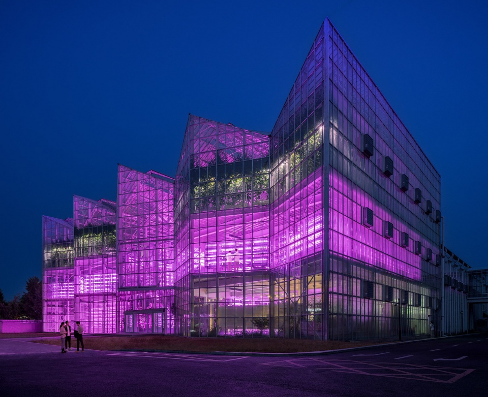 vertical farm beijing by van bergen kolpa architects