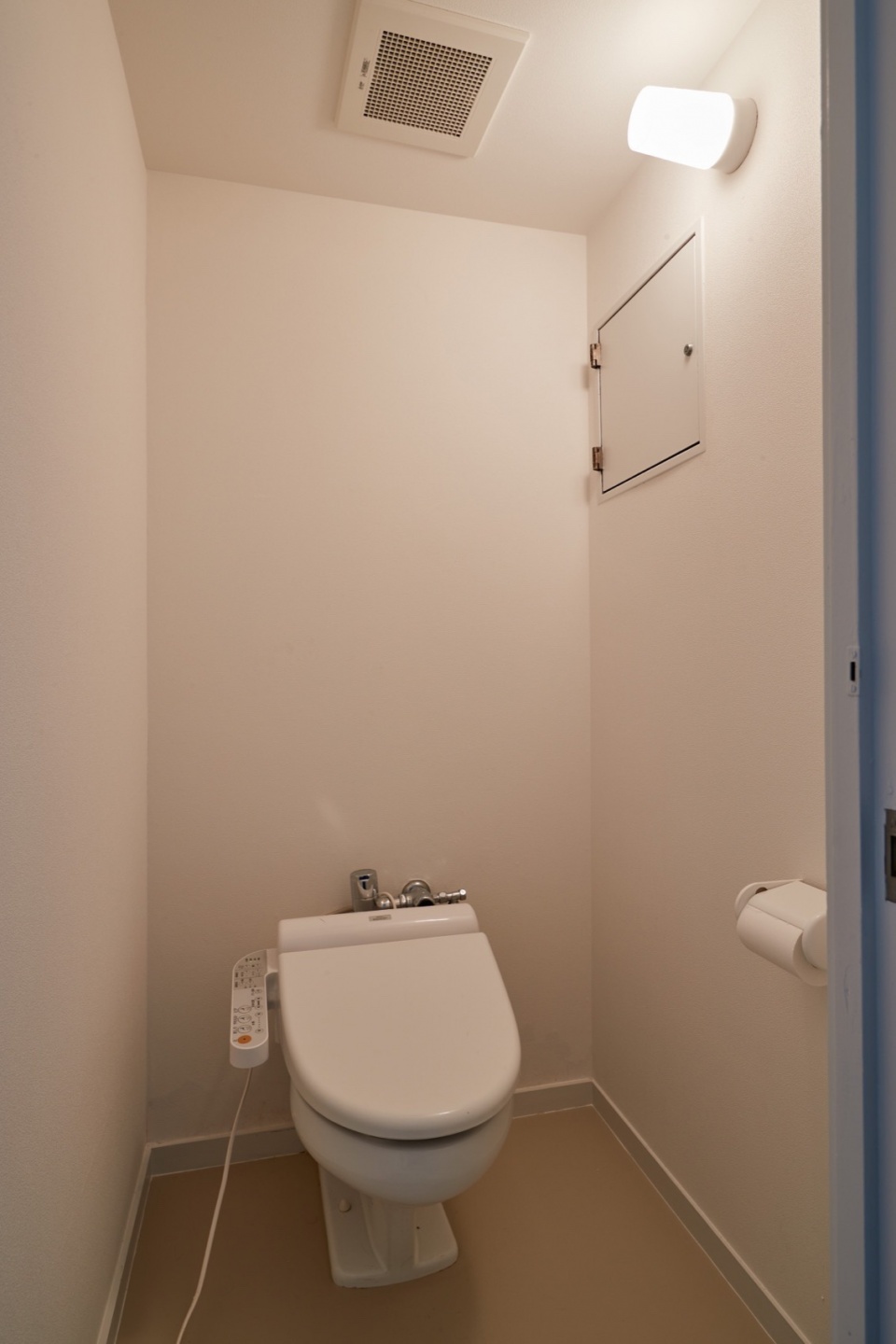 hayama apartment by roovice