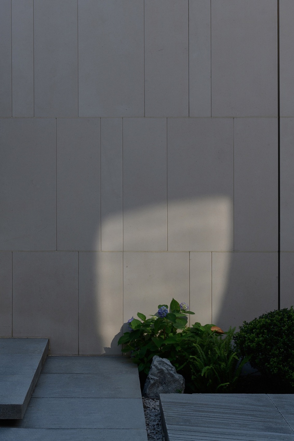 light picking courtyard by ds landscape architecture