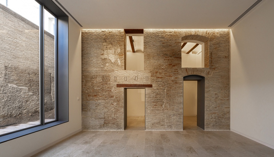 the hortensia herrero art centre by erre arquitectura