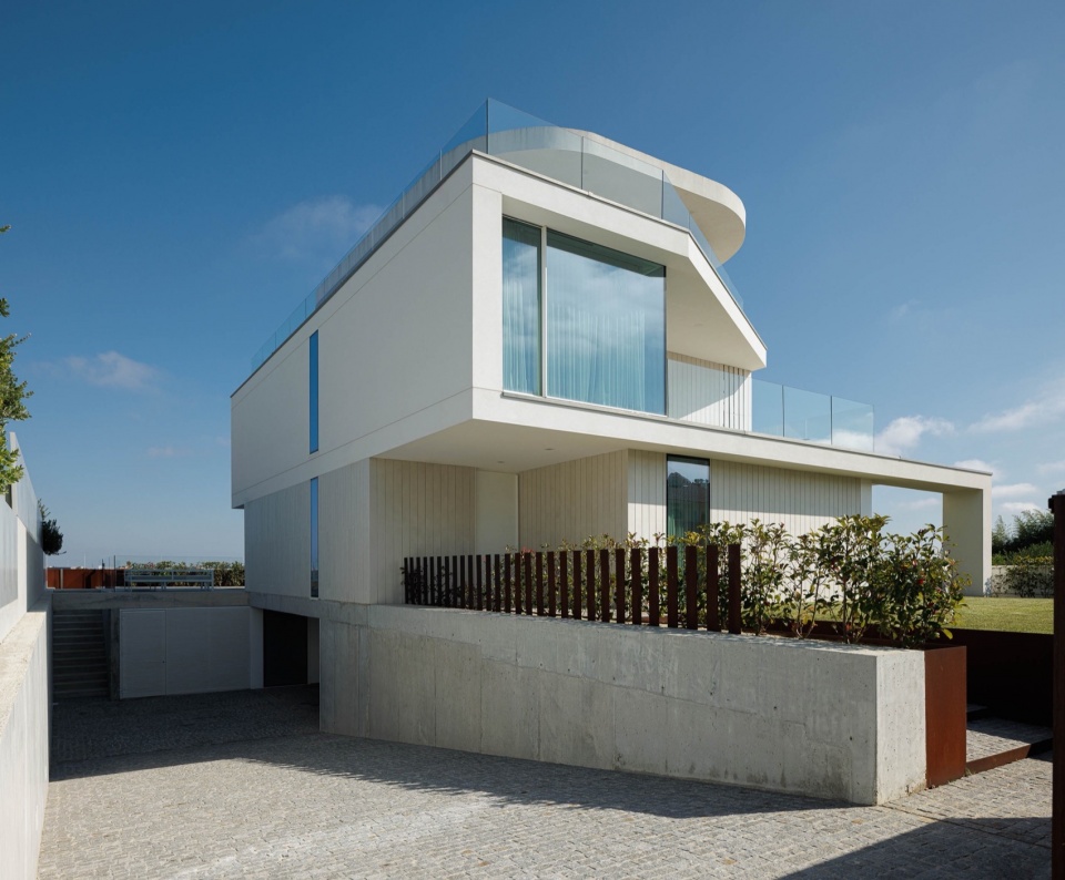 JD2 house by Rui Rosmaninho