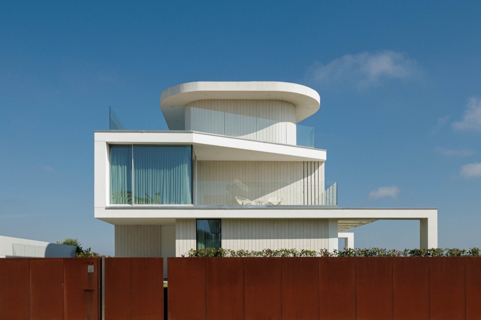 JD2 house by Rui Rosmaninho