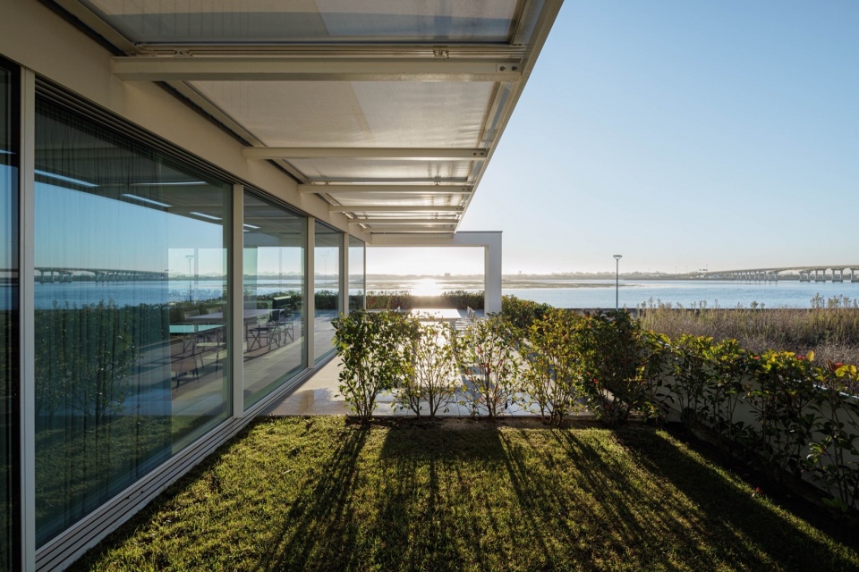JD2 house by Rui Rosmaninho