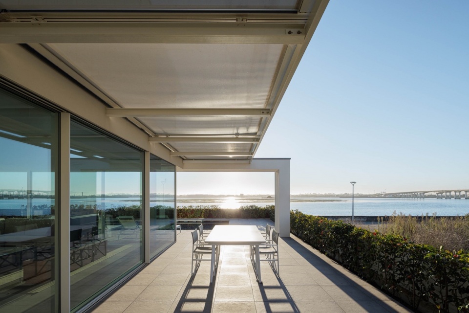 JD2 house by Rui Rosmaninho