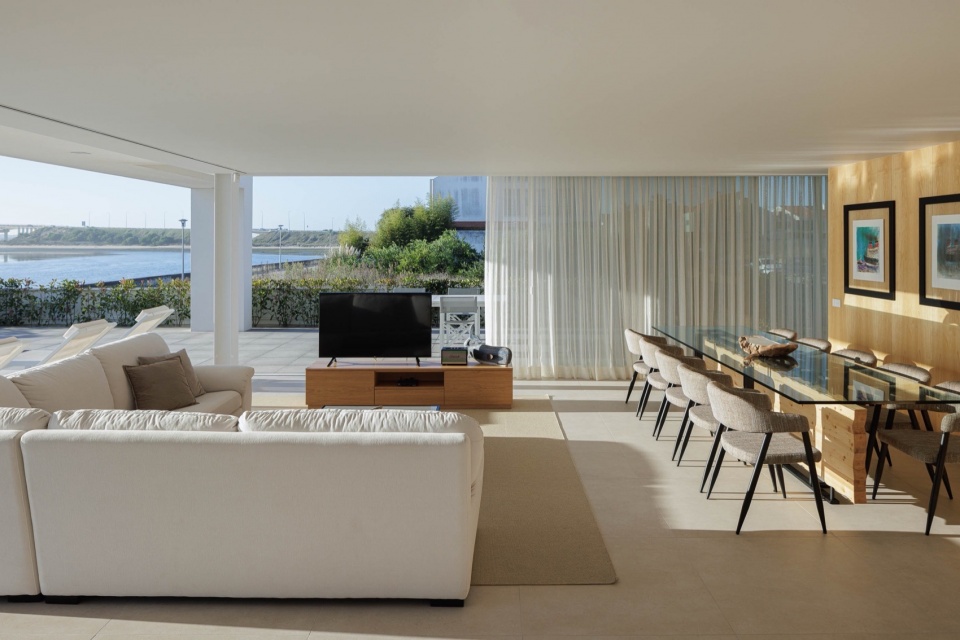 JD2 house by Rui Rosmaninho