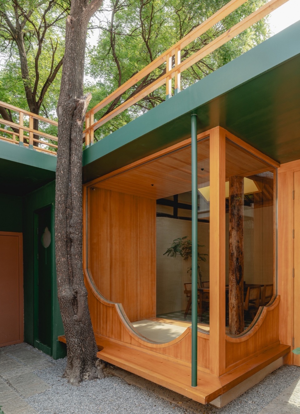 一层庭院内的西舫 朱雨蒙 jiejie studio workplace design by jiejie studio