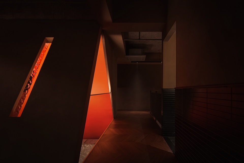 灯光装置 Farvahar Lounge by Yue Design Space Design Studio