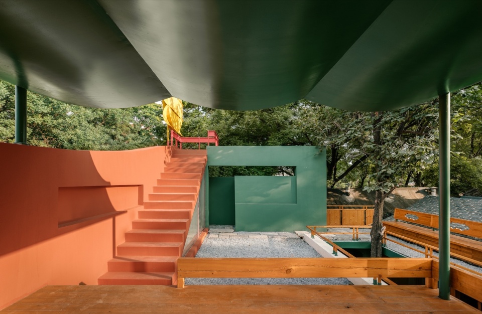 改造后绿篷船内看向南墙 朱雨蒙 jiejie studio workplace design by jiejie studio