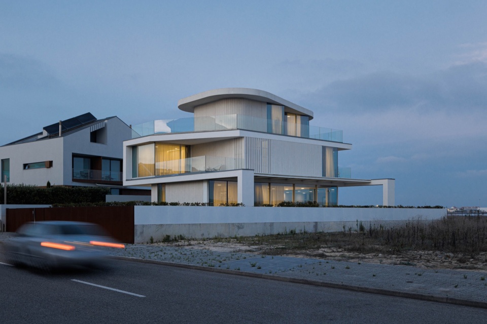 JD2 house by Rui Rosmaninho