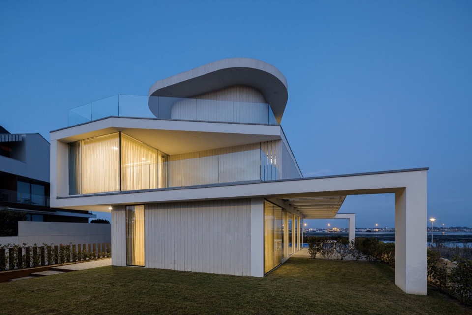 JD2 house by Rui Rosmaninho