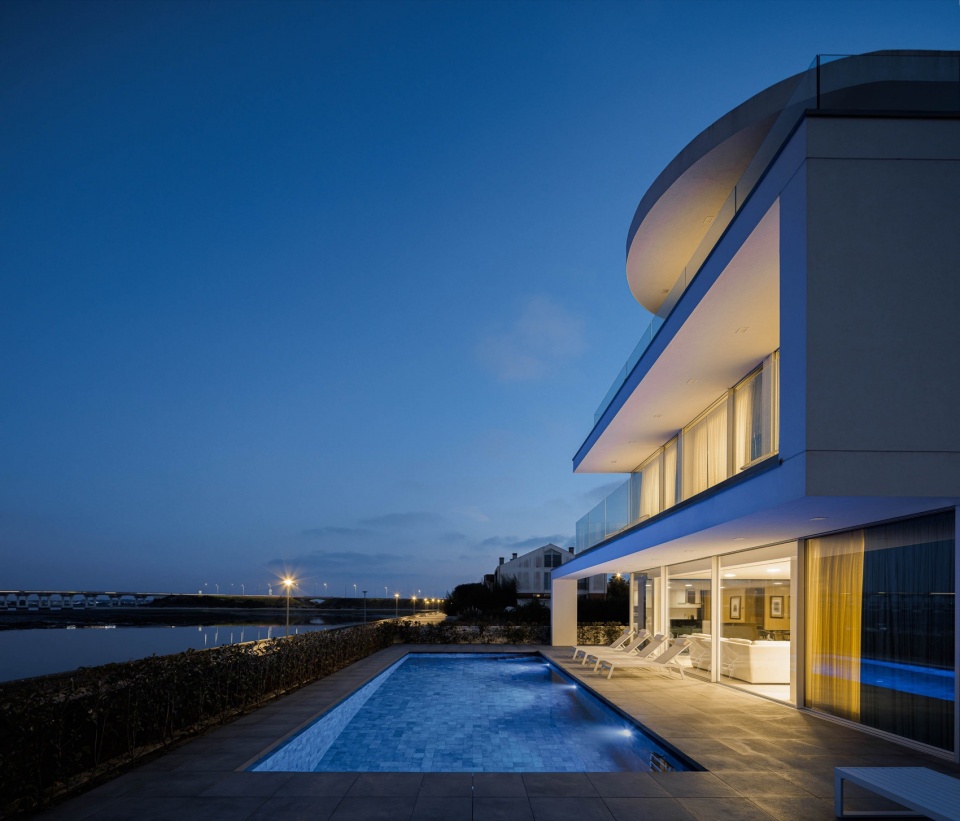 JD2 house by Rui Rosmaninho