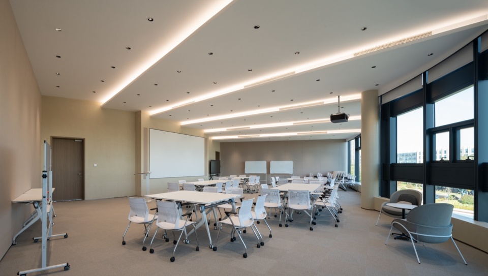 培训教室 Ningbo ZEEKR Co Creation Center ©Right Angle 19