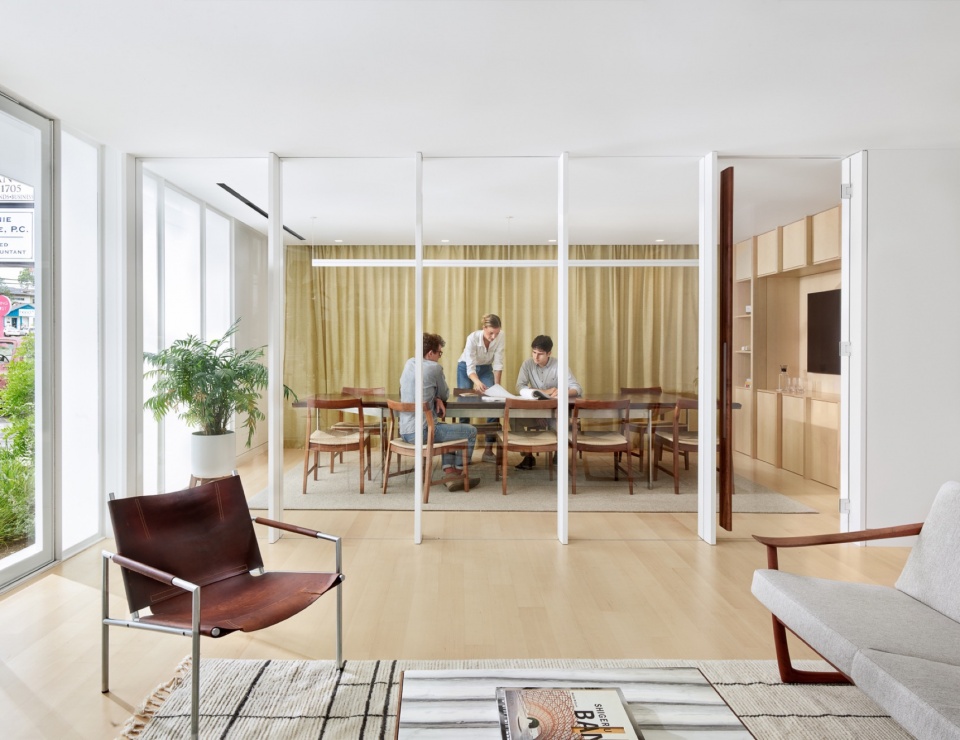 burnet road offices by baldridge architects