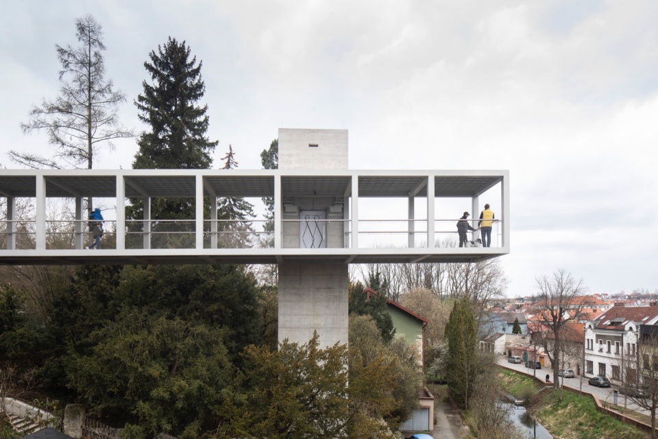 footbridge in litomysl by ehl koumar architekti