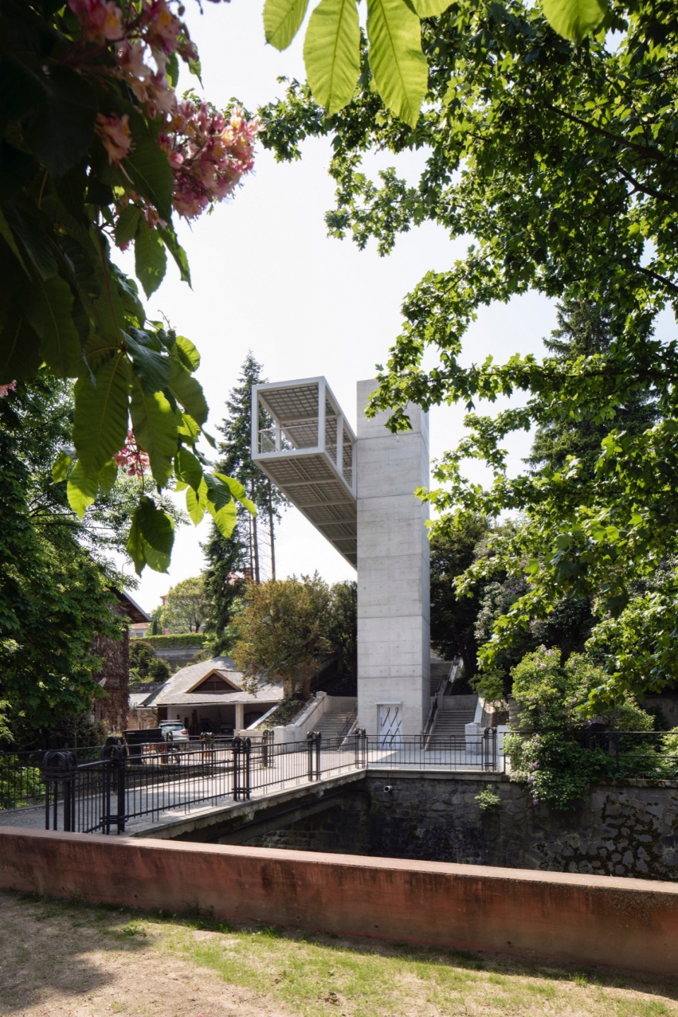 footbridge in litomysl by ehl koumar architekti