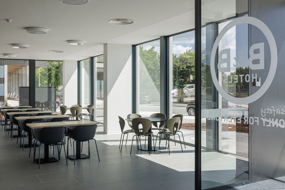 hotel bb famalicao by jorge domingues arquitetos
