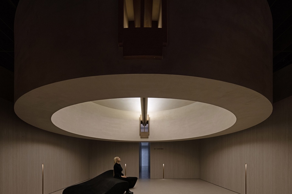 Overlands Headquarters Showroom for the New Earthism Series by AD ARCHITECTURE
