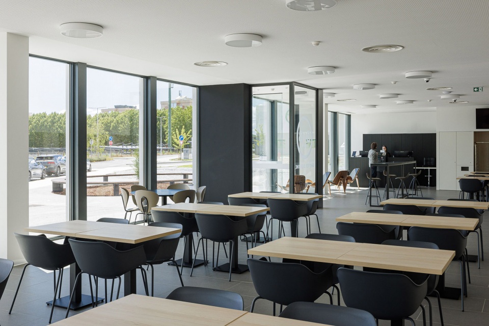 hotel bb famalicao by jorge domingues arquitetos