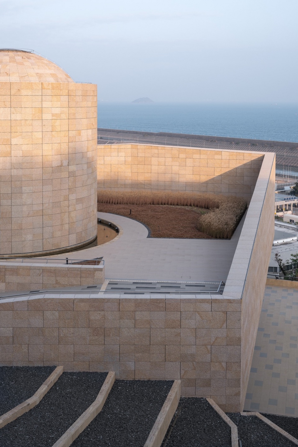 Daya Bay Nuclear Power Science and Technology Museum by E UV Huayi Design