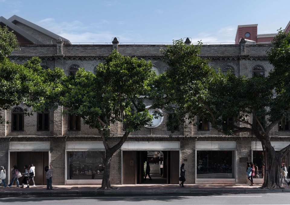 xun bakery by devolution