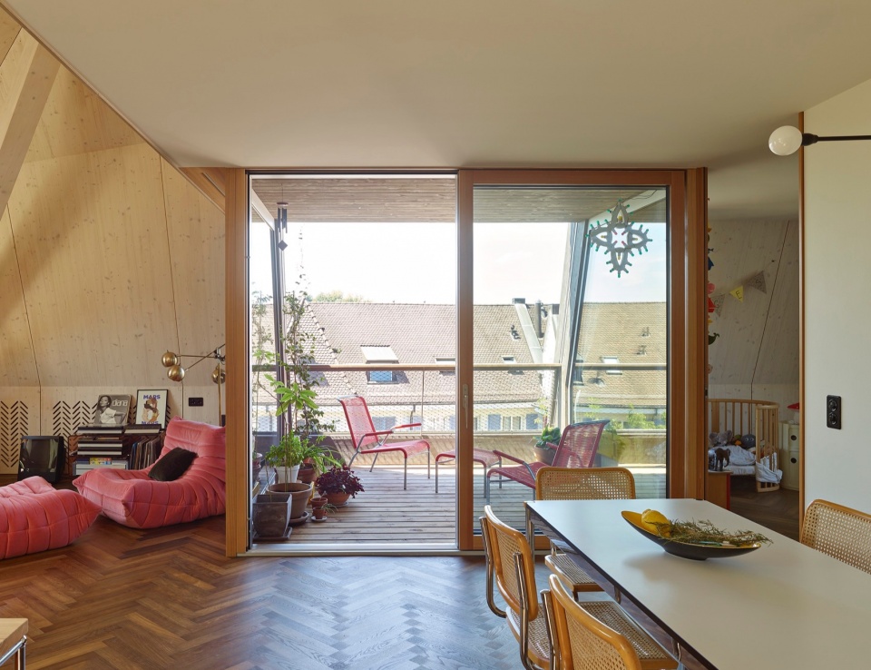 dapples by local architecture