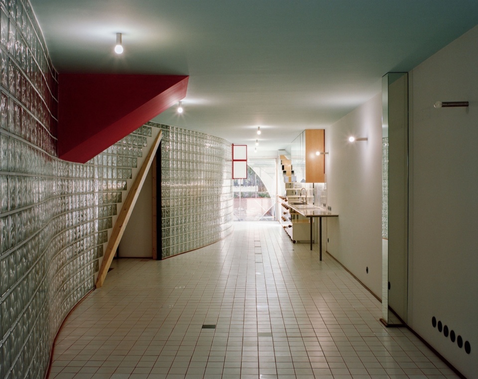 waves of glass and clouds of metal by fala atelier