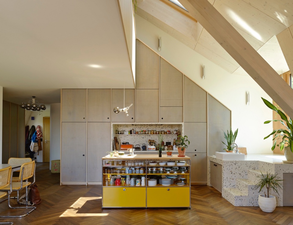 dapples by local architecture