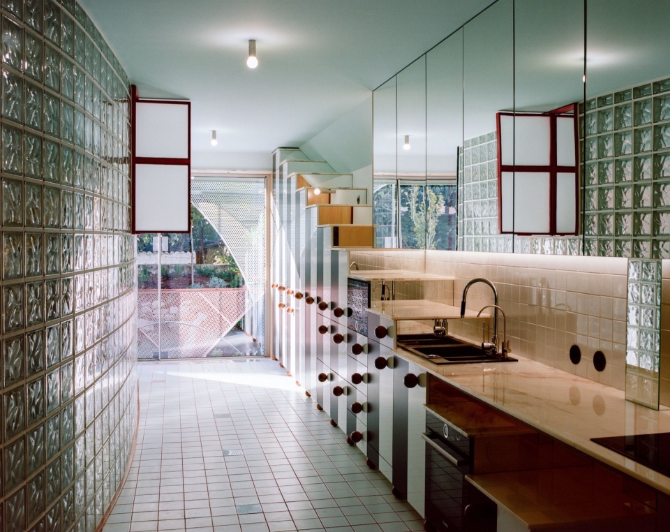 waves of glass and clouds of metal by fala atelier