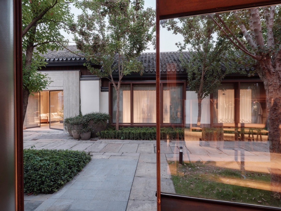 Jisifang Store China by Neri Hu Design and Research Office