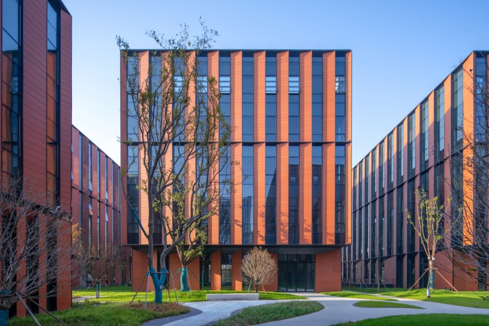 Shanghai Lingang High Live Fun Innovation Complex Phase III by FTA group GmBH
