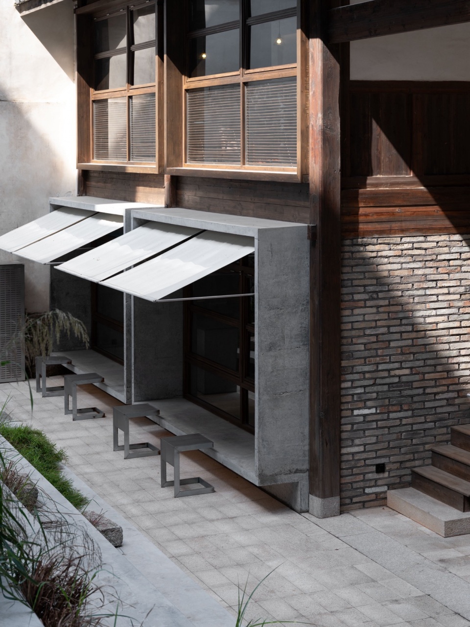 xun bakery by devolution