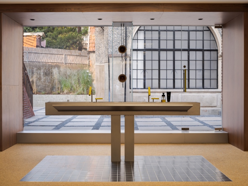 eios store hoii design
