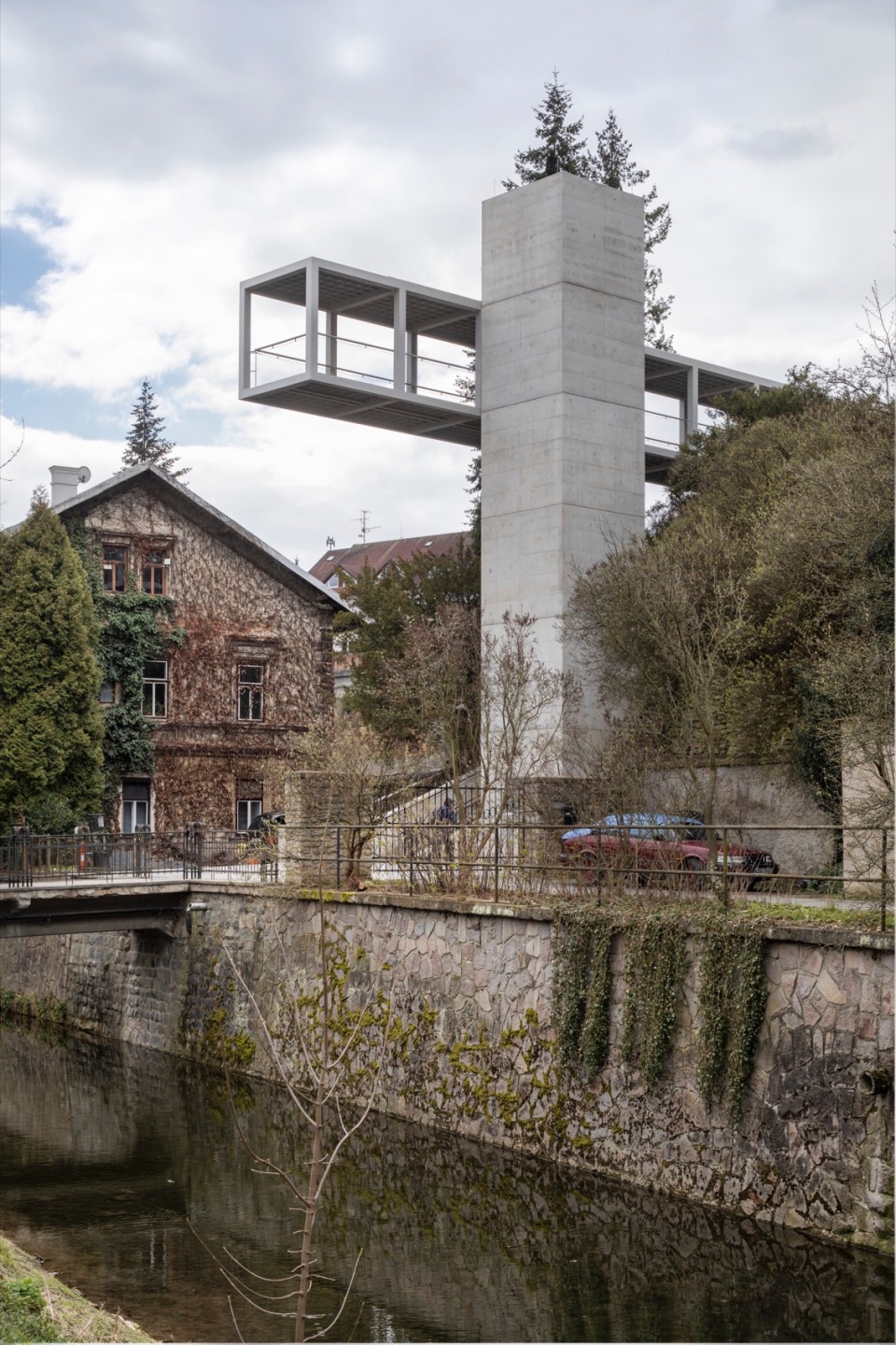 footbridge in litomysl by ehl koumar architekti