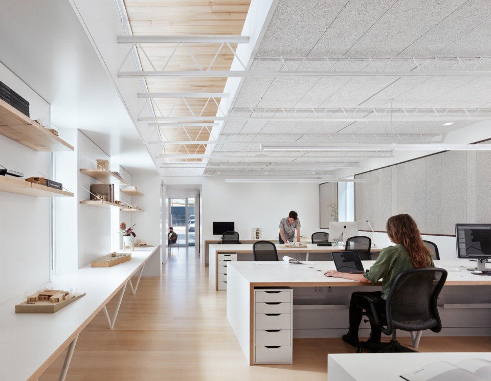 burnet road offices by baldridge architects