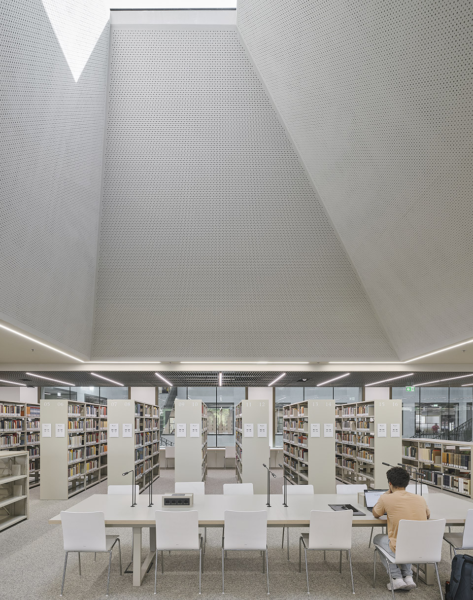university of innsbruck agnes heller haus by mohr niklas architekten
