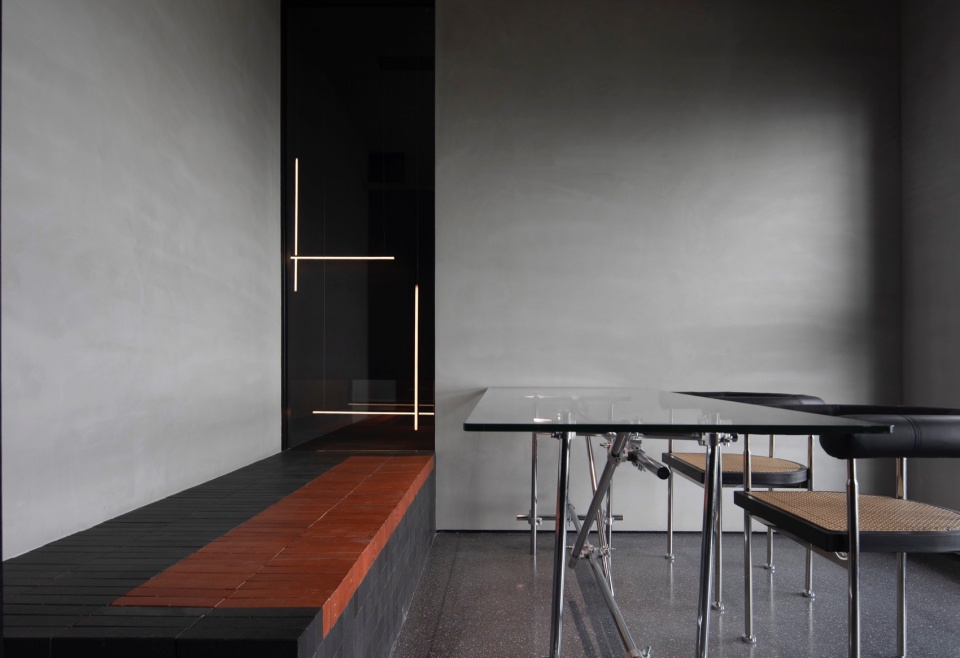 Himalaya Designer Office