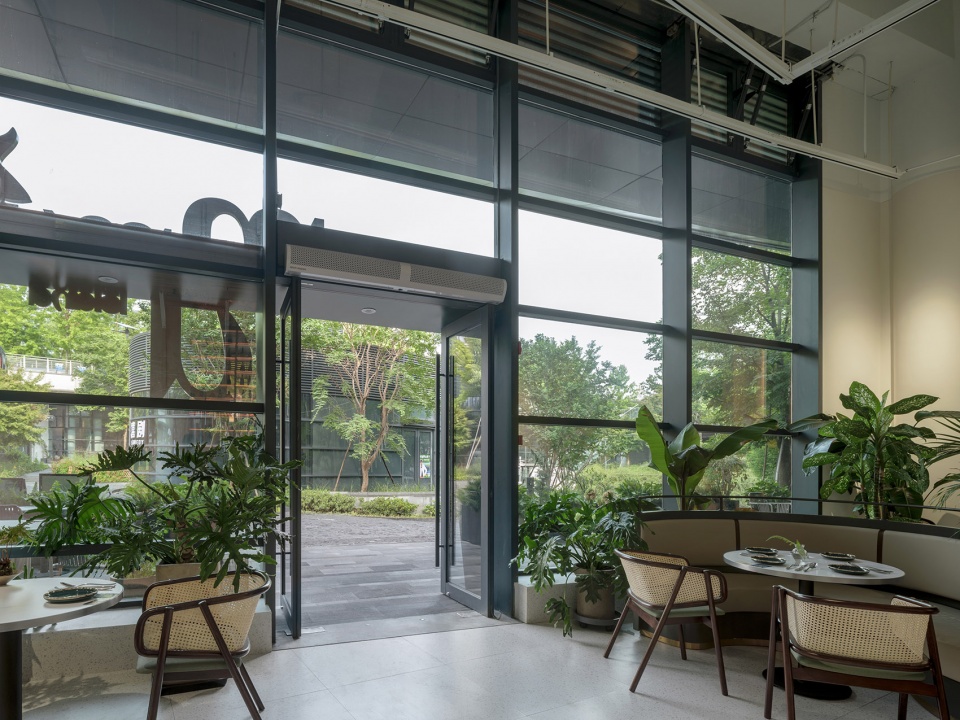 valley village shopping mall by archi tectonics
