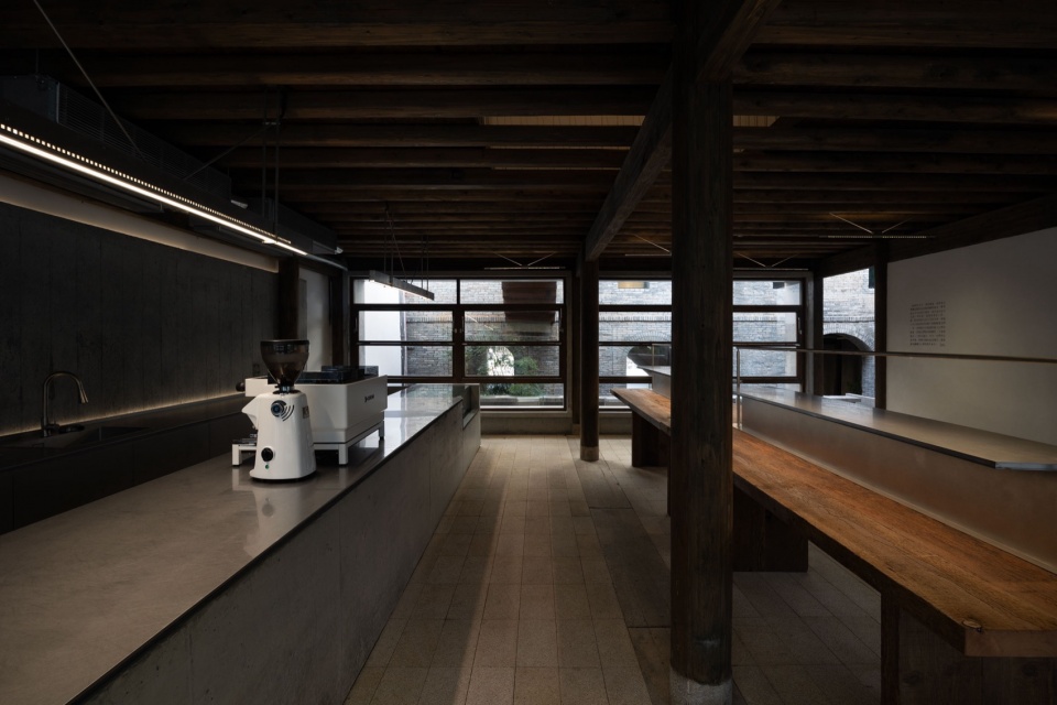 xun bakery by devolution