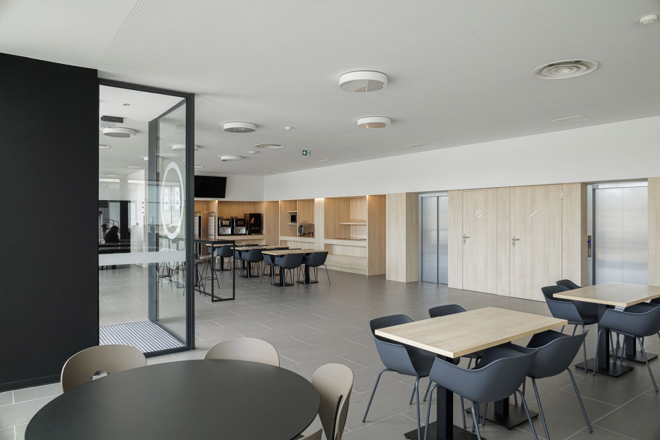 hotel bb famalicao by jorge domingues arquitetos