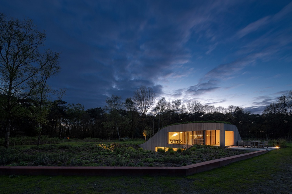 the house under the ground by willemsenu