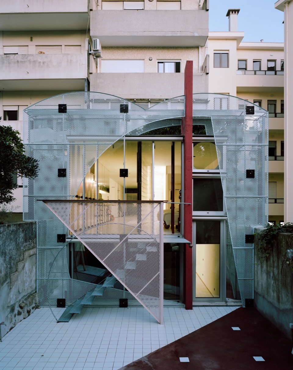 waves of glass and clouds of metal by fala atelier