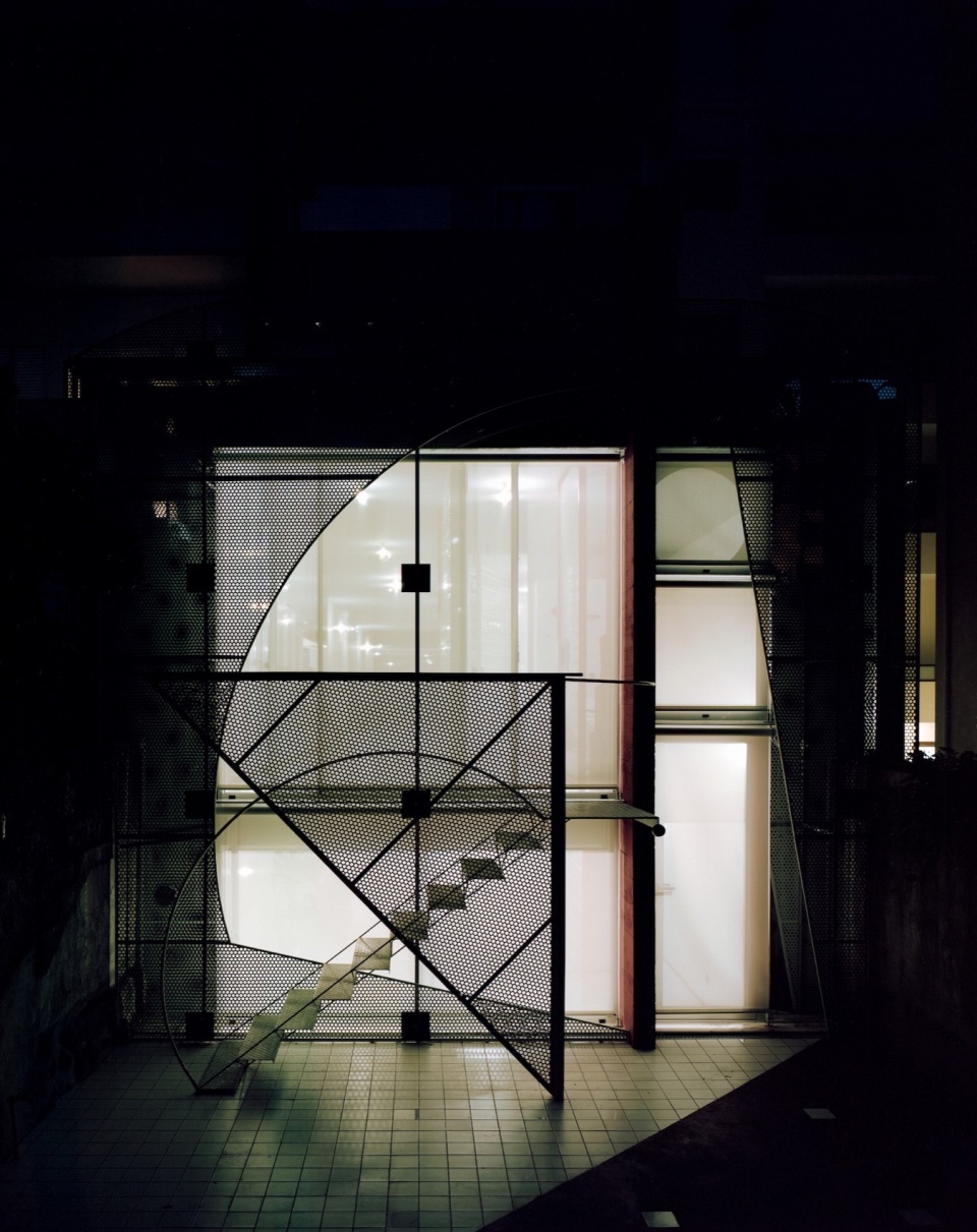 waves of glass and clouds of metal by fala atelier
