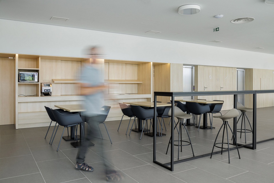 hotel bb famalicao by jorge domingues arquitetos