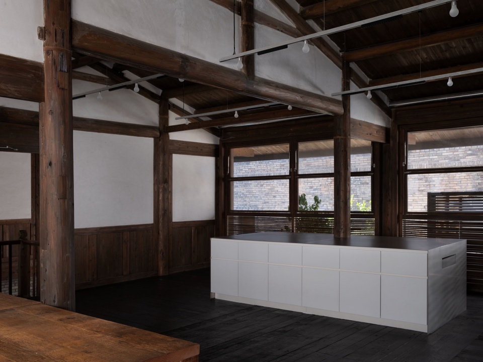 xun bakery by devolution