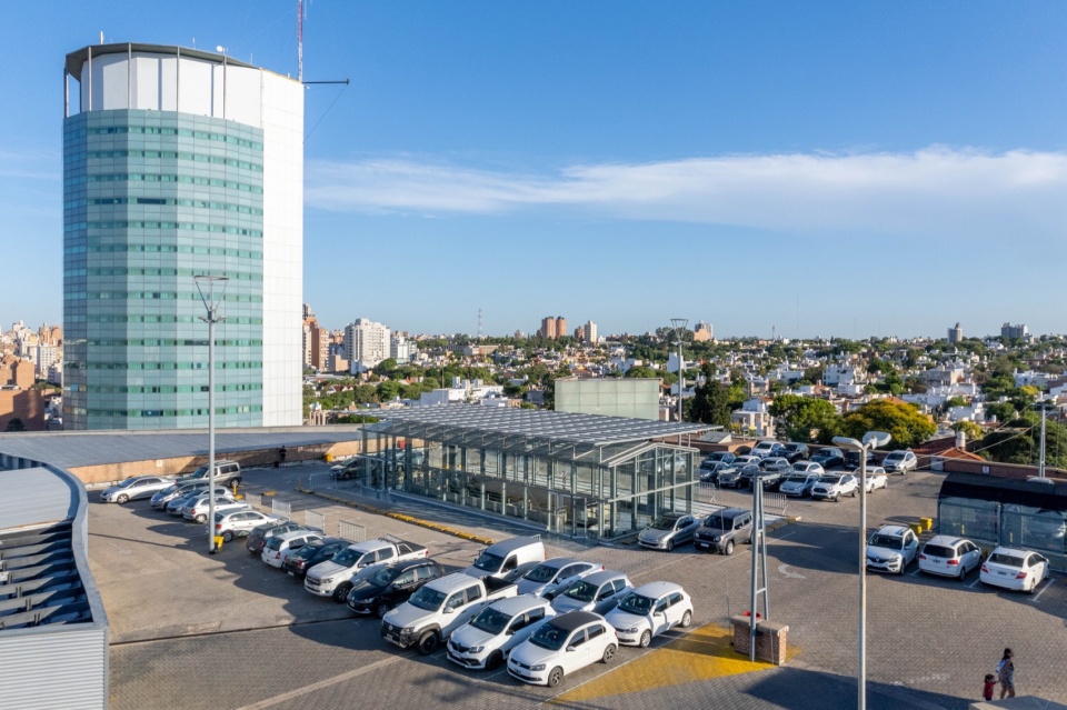 remodeling in nuevocentro shopping by ar mondejar arquitectos