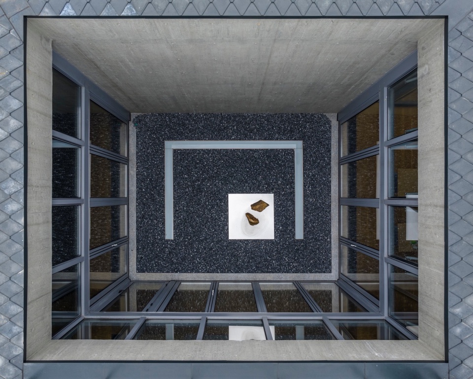 Square Courtyard Lab