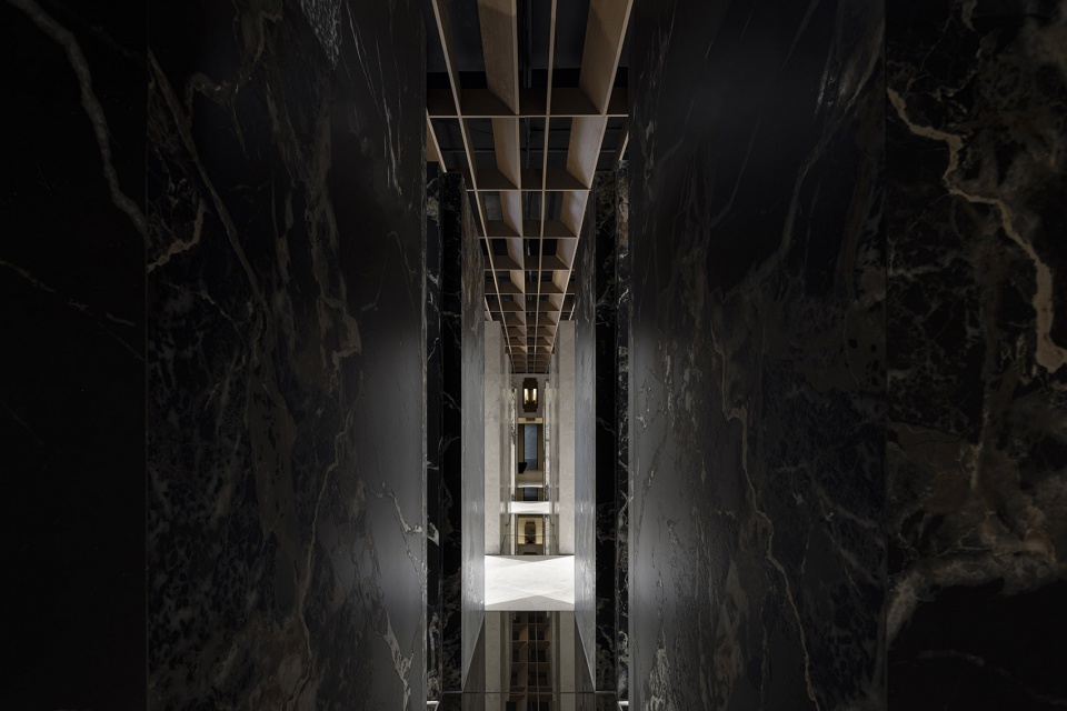 Overlands Headquarters Showroom for the New Earthism Series by AD ARCHITECTURE