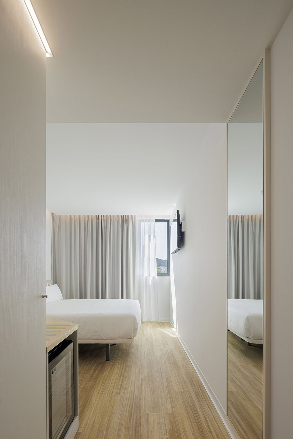 hotel bb famalicao by jorge domingues arquitetos