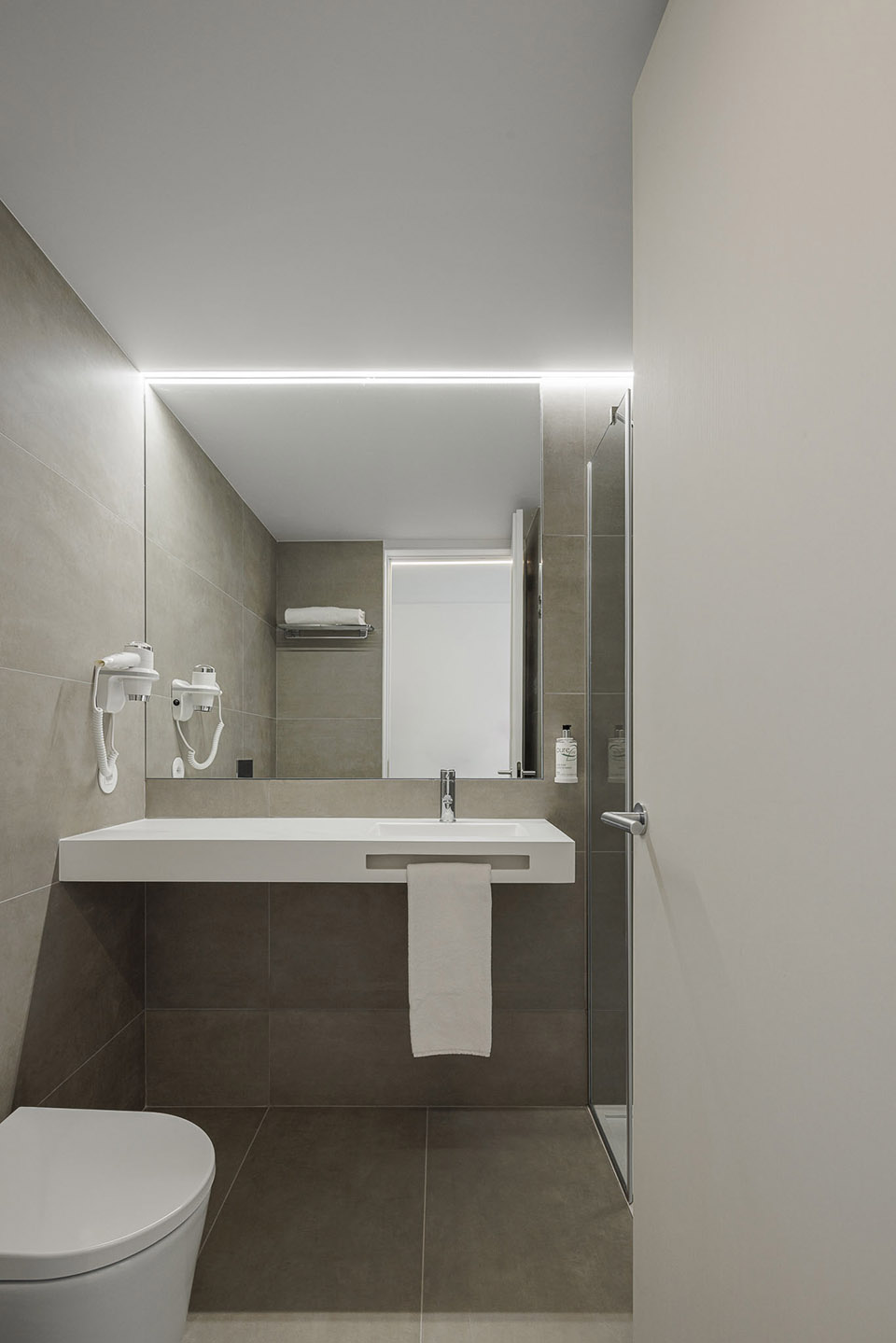 hotel bb famalicao by jorge domingues arquitetos